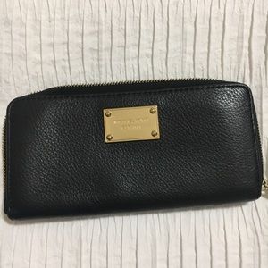 Black Michael Kors wallet